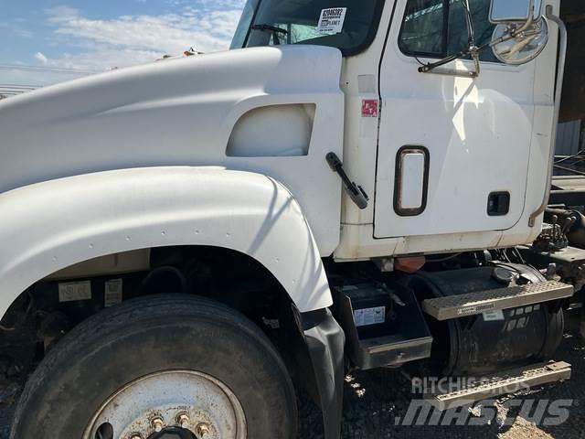 Mack CX613 Camiones portacubetas