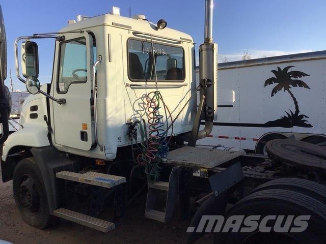 Mack CXN612 Cabezas tractoras