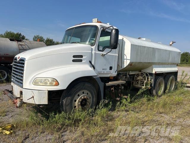 Mack CXN612 Camiones cisterna
