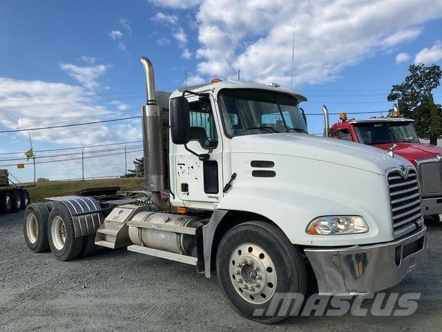 Mack CXN613 Cabezas tractoras