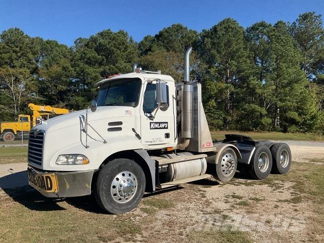 Mack CXN613 Cabezas tractoras