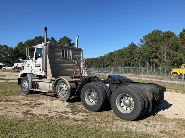 Mack CXN613 Cabezas tractoras