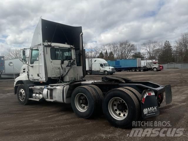 Mack CXU613 Cabezas tractoras