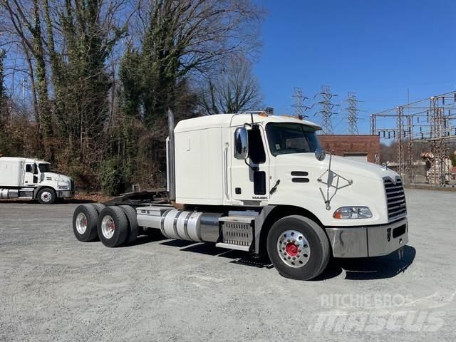 Mack CXU613 Cabezas tractoras