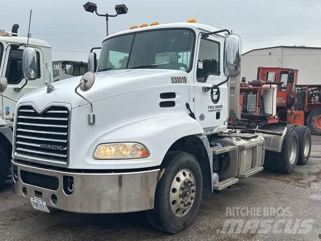 Mack CXU613 Cabezas tractoras