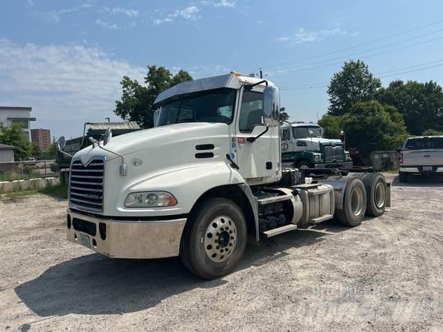 Mack CXU613 Cabezas tractoras