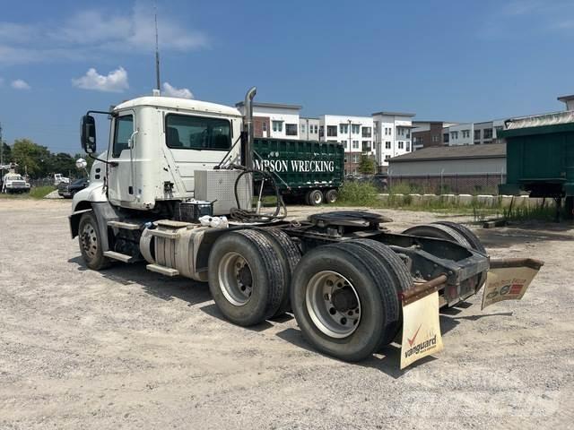 Mack CXU613 Cabezas tractoras