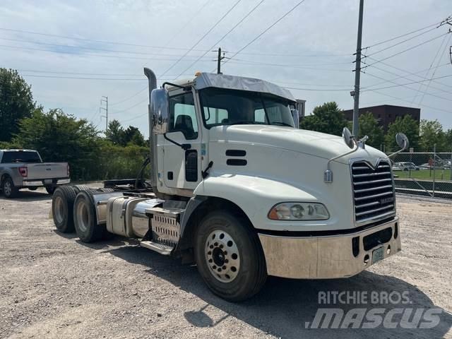Mack CXU613 Cabezas tractoras