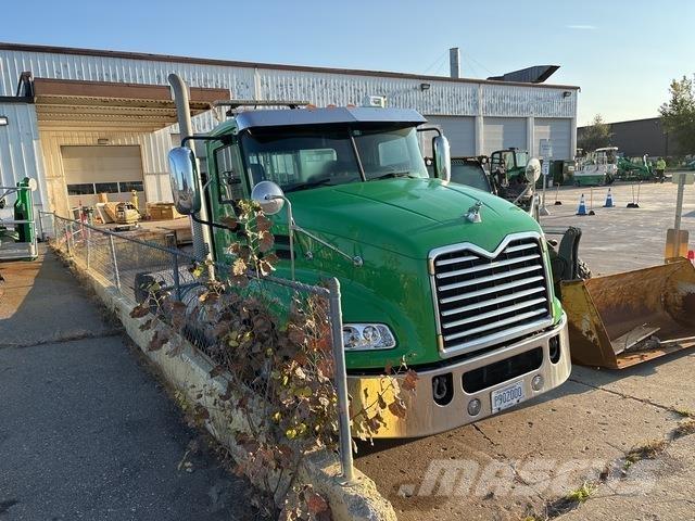 Mack CXU613 Cabezas tractoras