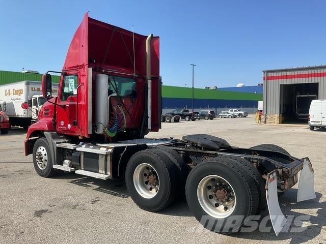 Mack CXU613 Cabezas tractoras