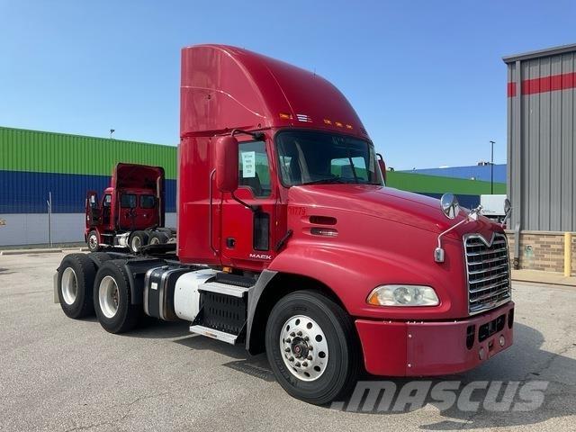 Mack CXU613 Cabezas tractoras