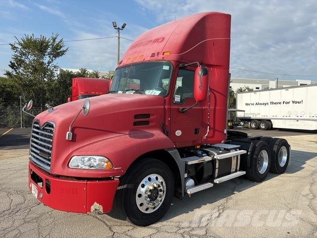 Mack CXU613 Cabezas tractoras