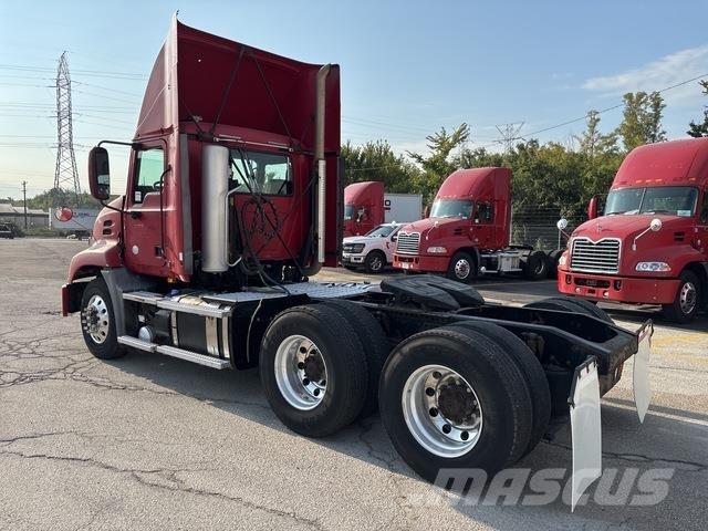 Mack CXU613 Cabezas tractoras
