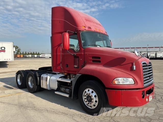 Mack CXU613 Cabezas tractoras
