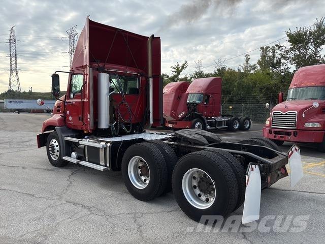 Mack CXU613 Cabezas tractoras