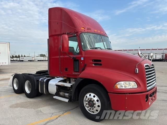 Mack CXU613 Cabezas tractoras