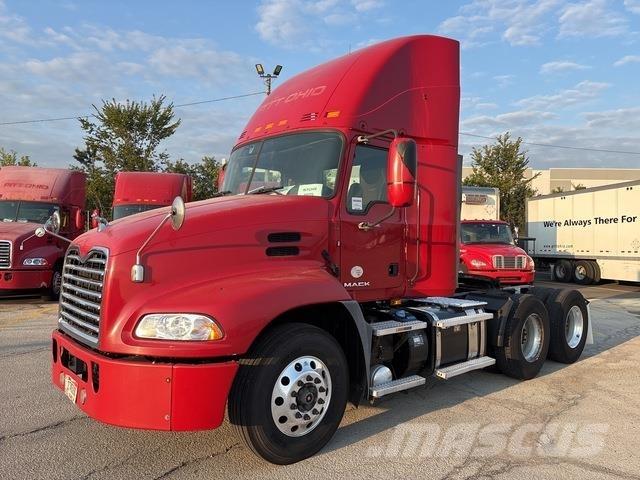 Mack CXU613 Cabezas tractoras