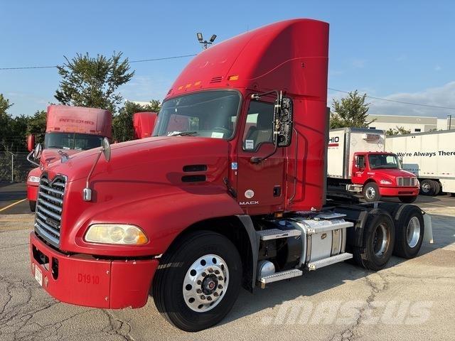Mack CXU613 Cabezas tractoras