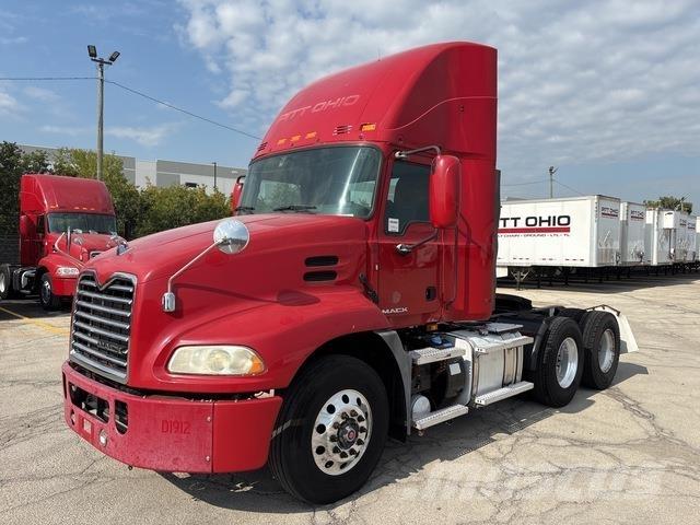 Mack CXU613 Cabezas tractoras