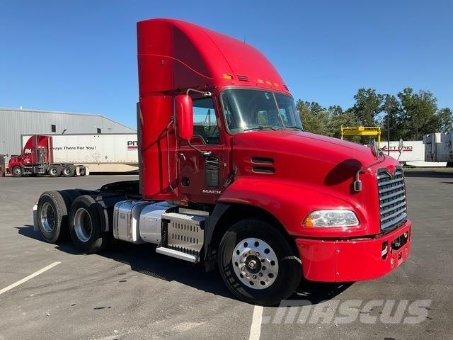Mack CXU613 Cabezas tractoras