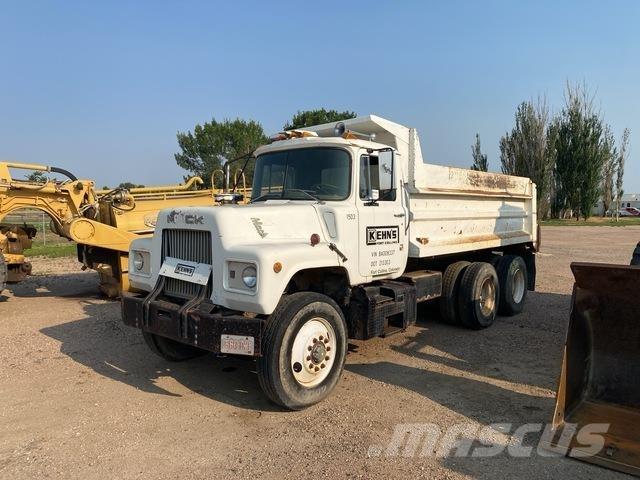 Mack DM686S Camiones bañeras basculantes o volquetes