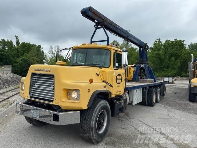 Mack DM688S Otros camiones