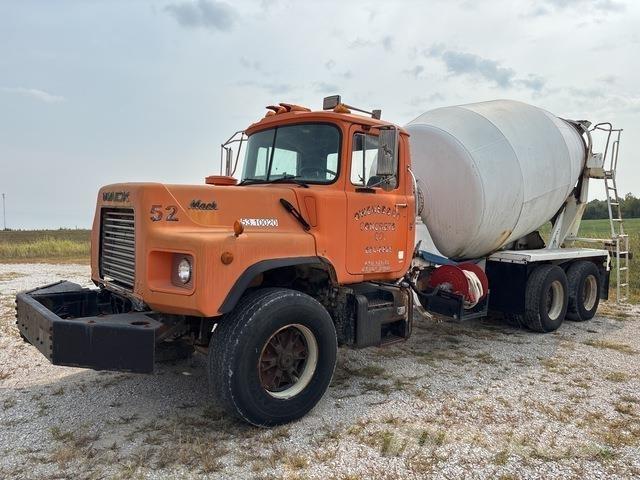 Mack DM690 Camiones cisterna