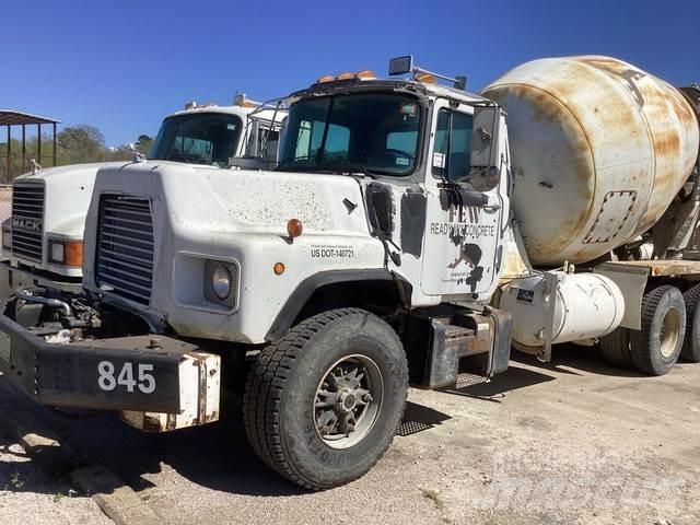 Mack DM690S Otros camiones