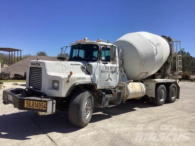 Mack DM690S Otros camiones