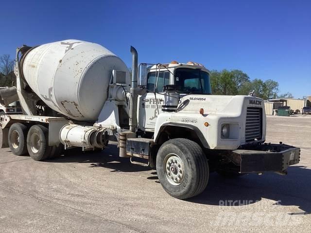 Mack DM690S Otros camiones