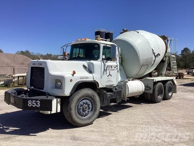Mack DM690S Otros camiones