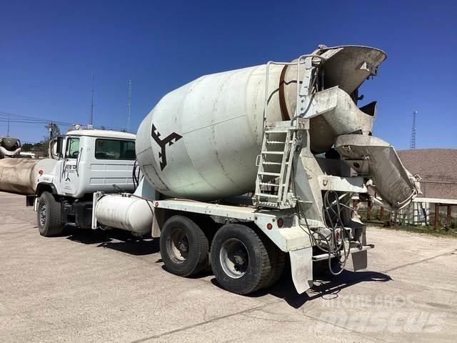 Mack DM690S Otros camiones