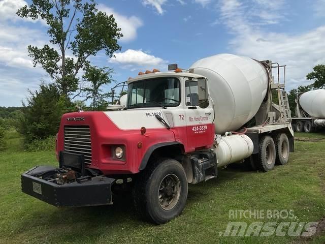 Mack DM690S Otros camiones