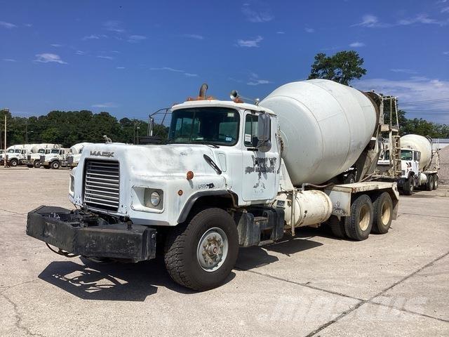 Mack DM690S Otros camiones