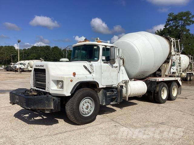 Mack DM690S Otros camiones