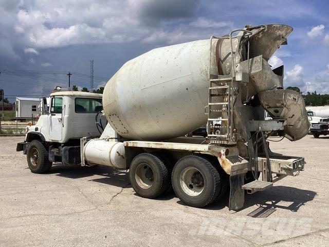 Mack DM690S Otros camiones