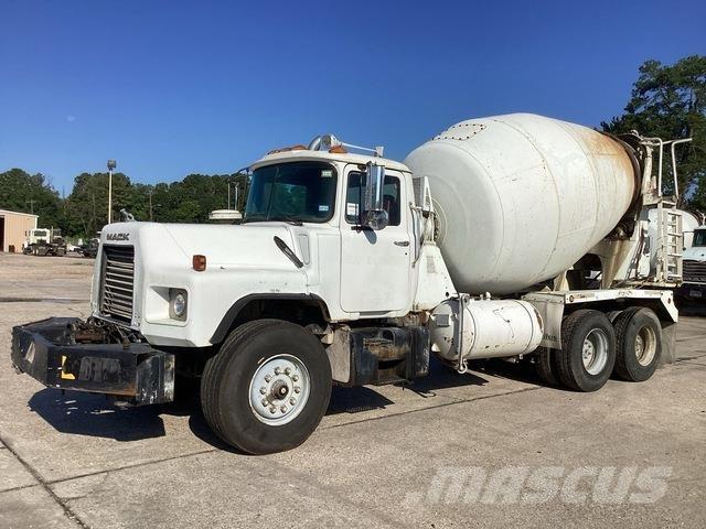 Mack DM690S Otros camiones