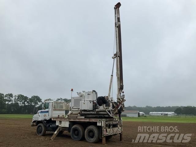 Mack DMM6906S Camiones de perforación móvil