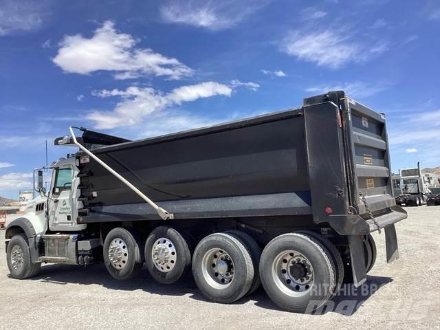 Mack GR104F Camiones bañeras basculantes o volquetes