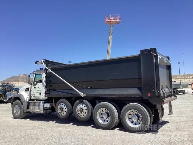 Mack GR104F Camiones bañeras basculantes o volquetes