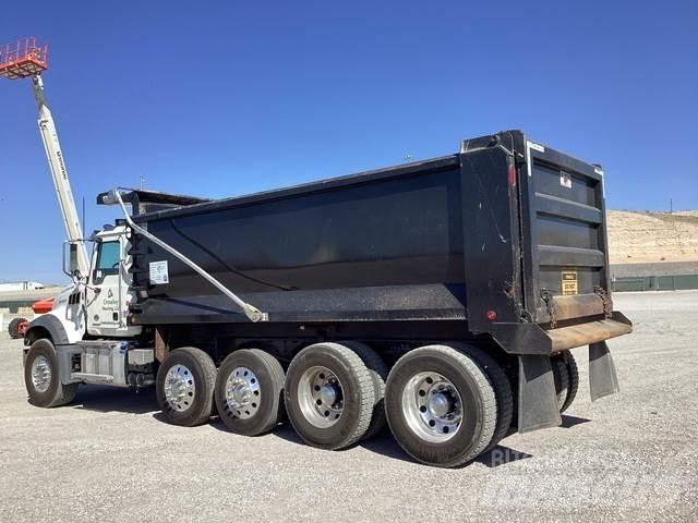 Mack GR104F Camiones bañeras basculantes o volquetes
