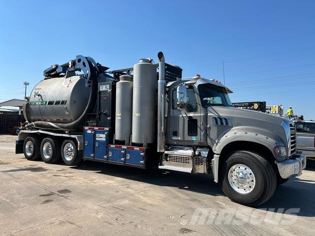 Mack Granite Excavadoras de cadenas