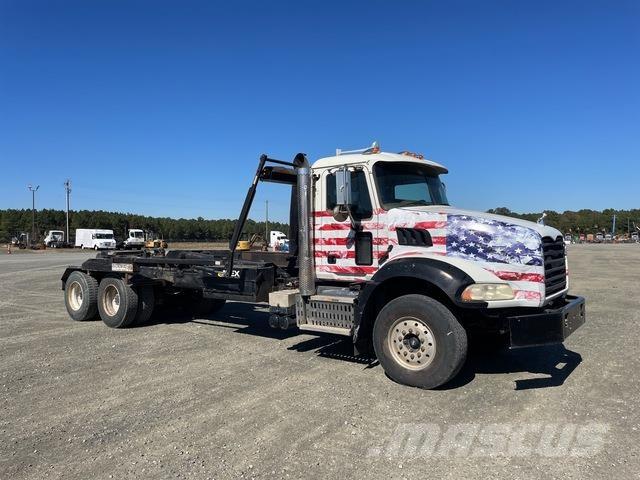 Mack GU533 Camiones polibrazo