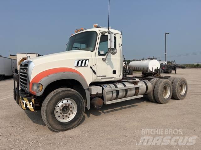 Mack GU713 Cabezas tractoras