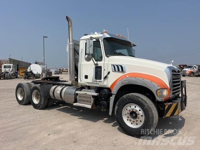Mack GU713 Cabezas tractoras