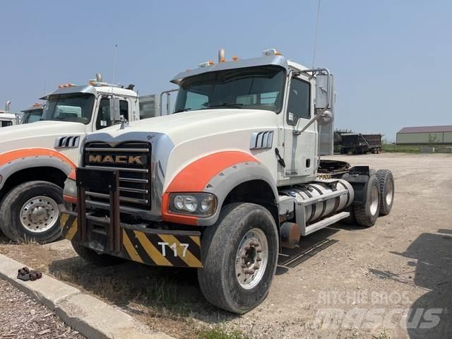 Mack GU713 Cabezas tractoras