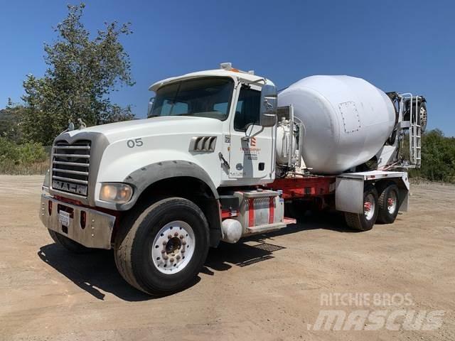 Mack GU713 Otros camiones