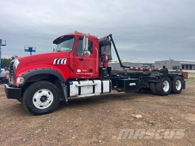 Mack GU713 Camiones portacubetas