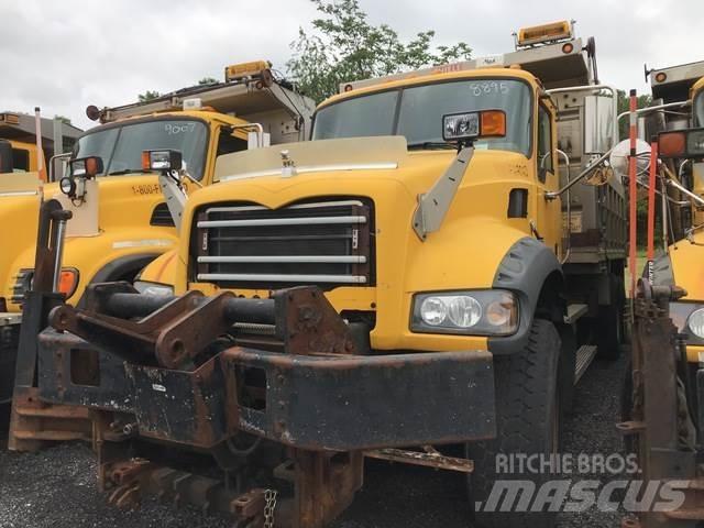Mack GU713 Camiones bañeras basculantes o volquetes