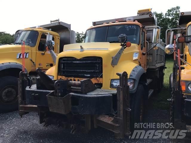 Mack GU713 Camiones bañeras basculantes o volquetes